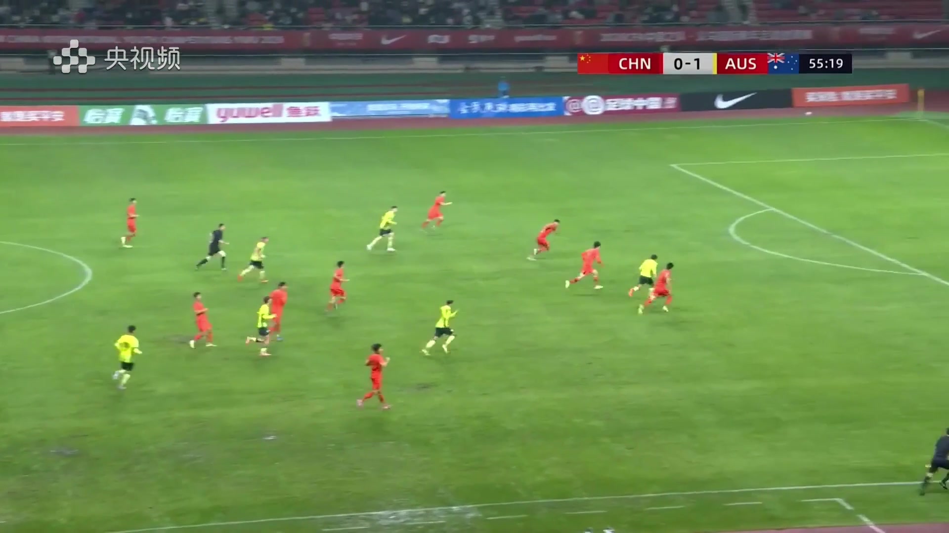 直塞打穿防線！對(duì)手單刀破門，U19國足0-2落后