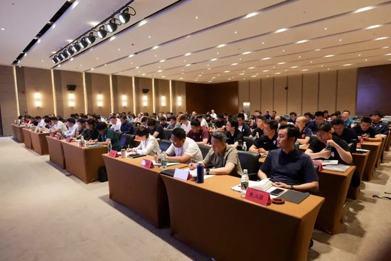 中足聯(lián)財務(wù)監(jiān)管新政方向：指定銀行直管球員工資賬戶
